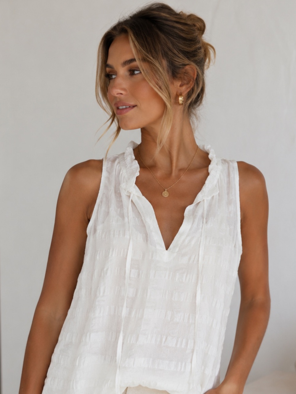 HD in Paris 100% Silk Flowy Tank Blouse Size 0 Sleeveless Boho Halter Top $223